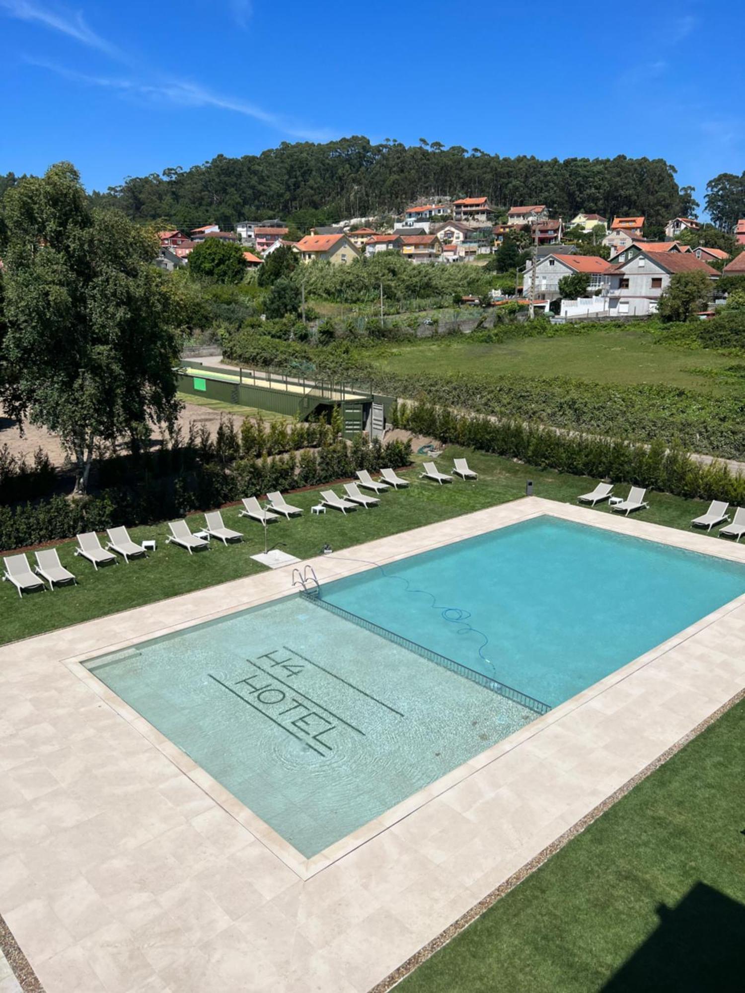 Hotel H4 Cangas 3 Superior Esterno foto