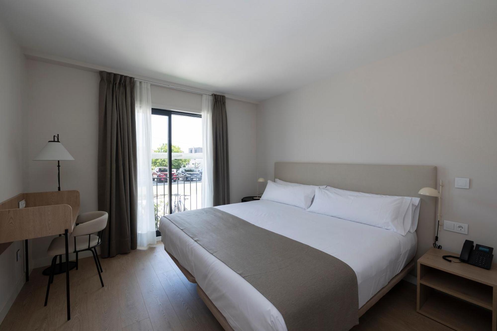Hotel H4 Cangas 3 Superior Esterno foto